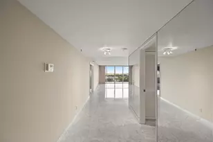 2480 Presidential Way, West Palm Beach, FL 33401 - Photo 9