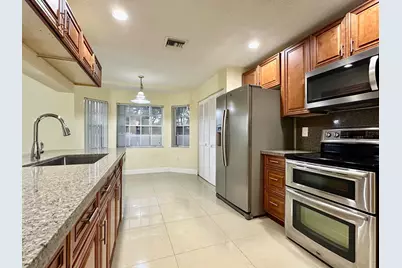 2572 NW 79th Avenue, Margate, FL 33063 - Photo 7