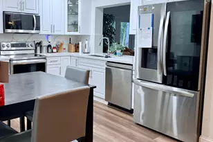 10900 NW 18th Pl, Pembroke Pines, FL 33026 - Photo 5