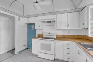 5860 NW 44th St, Lauderhill, FL 33319 - Photo 7