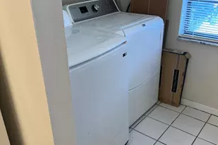 24 Laredo Pl, Davie, FL 33324 - Photo 17