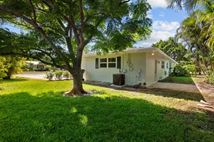 381 SE Edgewood Dr, Stuart, FL 34996 - Photo 17