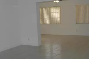 10125 NW 71st St, Tamarac, FL 33321 - Photo 5