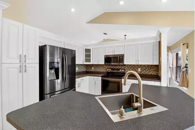 9577 Majestic Way, Boynton Beach, FL 33437 - Photo 5