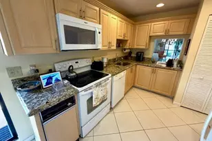 10 Southport Ln, Boynton Beach, FL 33436 - Photo 3