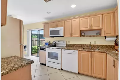 10 Southport Lane #A, Boynton Beach, FL 33436 - Photo 7