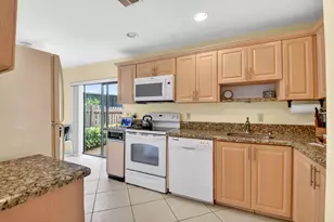 10 Southport Ln, Boynton Beach, FL 33436 - Photo 7