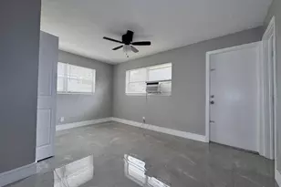 189 SE 27th Pl, Boynton Beach, FL 33435 - Photo 9