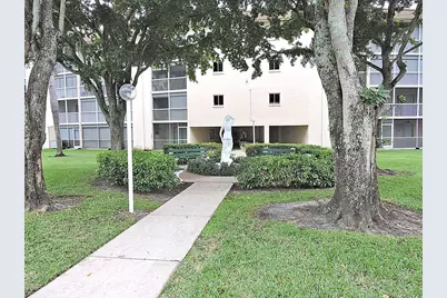 300 Village Green Circle S #220, Palm Springs, FL 33461 - Photo 25