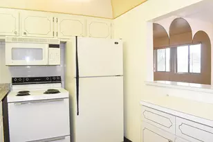 300 Village Green Cir S, Palm Springs, FL 33461 - Photo 7