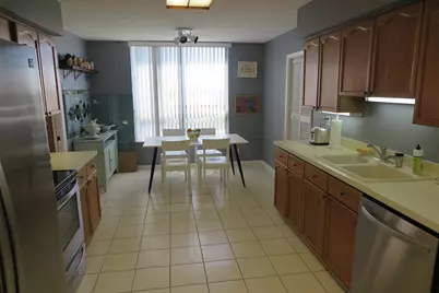 7578 Regency Lake Drive #501, Boca Raton, FL 33433 - Photo 9