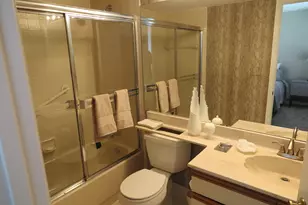 7578 Regency Lake Dr, Boca Raton, FL 33433 - Photo 21