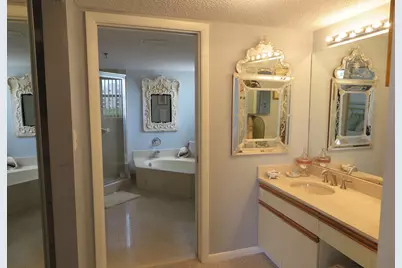 7578 Regency Lake Drive #501, Boca Raton, FL 33433 - Photo 15