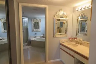 7578 Regency Lake Dr, Boca Raton, FL 33433 - Photo 15