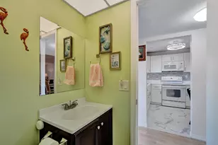 9421 Sunrise Lakes Blvd, Sunrise, FL 33322 - Photo 15