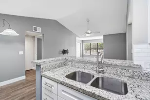 2900 S University Dr, Davie, FL 33328 - Photo 9