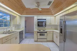 1027 Mangrove Ln, Vero Beach, FL 32963 - Photo 11