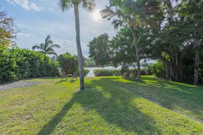 1027 Mangrove Lane, Vero Beach, FL 32963 - Photo 35