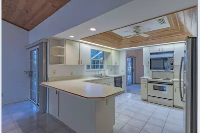 1027 Mangrove Lane, Vero Beach, FL 32963 - Photo 11