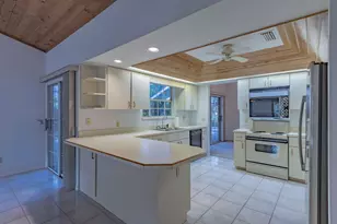 1027 Mangrove Ln, Vero Beach, FL 32963 - Photo 11