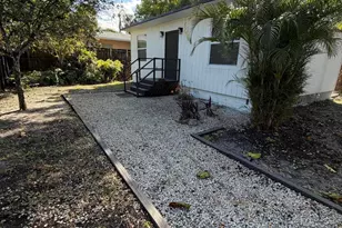 615 SW 14th Ave, Fort Lauderdale, FL 33312 - Photo 11