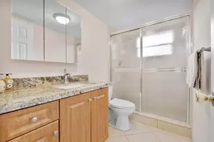 4270 NW 40th St, Lauderdale Lakes, FL 33319 - Photo 11