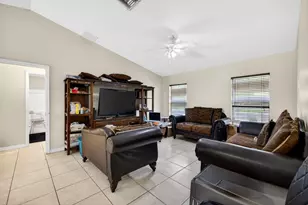 925 SW 11th St Street SW, Vero Beach, FL 32962 - Photo 3