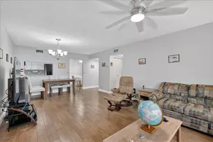 7633 Tahiti Ln, Lake Worth, FL 33467 - Photo 5