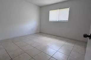 417 E Palm Cir Circle E, Pembroke Pines, FL 33025 - Photo 11