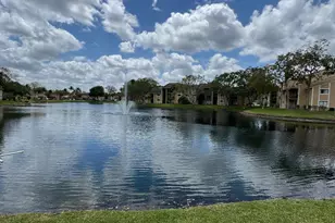 417 E Palm Cir Circle E, Pembroke Pines, FL 33025 - Photo 3