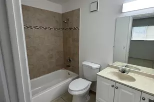 417 E Palm Cir Circle E, Pembroke Pines, FL 33025 - Photo 19