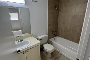 417 E Palm Cir Circle E, Pembroke Pines, FL 33025 - Photo 21
