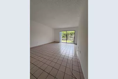 417 E Palm Cir Circle E #417, Pembroke Pines, FL 33025 - Photo 7