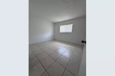417 E Palm Cir Circle E #417, Pembroke Pines, FL 33025 - Photo 9