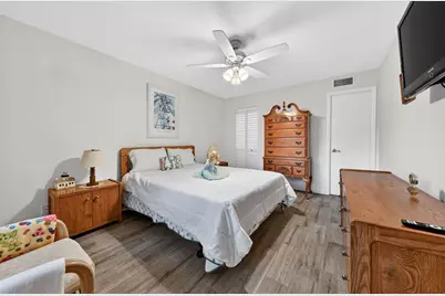 211 Lake Dora Drive, West Palm Beach, FL 33411 - Photo 7