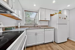 211 Lake Dora Dr, West Palm Beach, FL 33411 - Photo 3