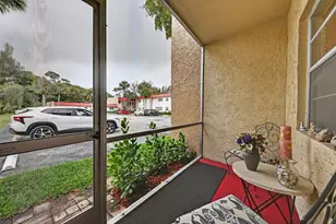 211 Lake Dora Dr, West Palm Beach, FL 33411 - Photo 11