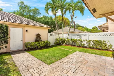 8058 Murano Circle, Palm Beach Gardens, FL 33418 - Photo 27