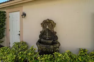 8058 Murano Cir, Palm Beach Gardens, FL 33418 - Photo 11