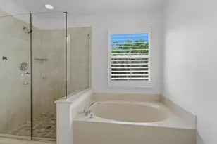 8058 Murano Cir, Palm Beach Gardens, FL 33418 - Photo 43