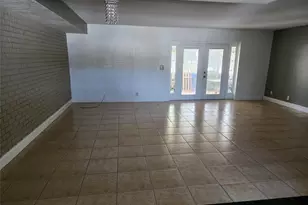 2619 NW 47th Ln, Lauderdale Lakes, FL 33313 - Photo 9