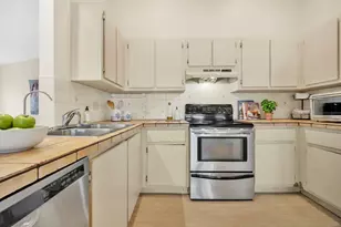 1011 SW 134th Ave, Davie, FL 33325 - Photo 9
