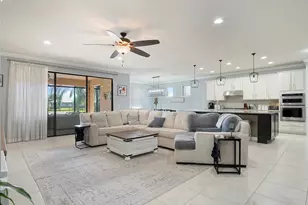301 SE Huntington Cir, Port Saint Lucie, FL 34984 - Photo 5
