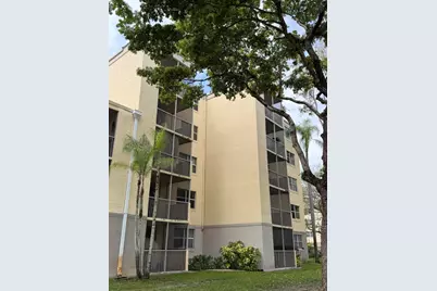 8343 Lake Drive #207, Doral, FL 33166 - Photo 3