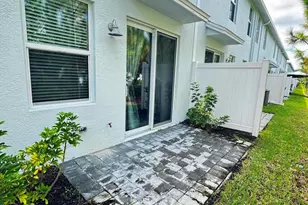 5646 SE Edgewater Cir, Stuart, FL 34997 - Photo 7