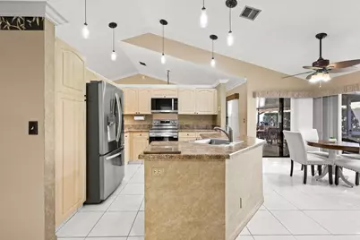 9615 Sun Pointe Drive, Boynton Beach, FL 33437 - Photo 7