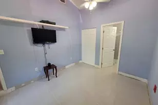 1060 NE 122nd St, North Miami, FL 33161 - Photo 35