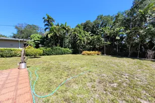 1060 NE 122nd St, North Miami, FL 33161 - Photo 5
