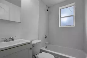 420 NW 10th St, Miami, FL 33136 - Photo 7