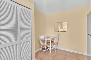 9301 Sunrise Lakes Blvd, Sunrise, FL 33322 - Photo 23